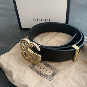 Leather Gucci belt with torchon Double G buckle